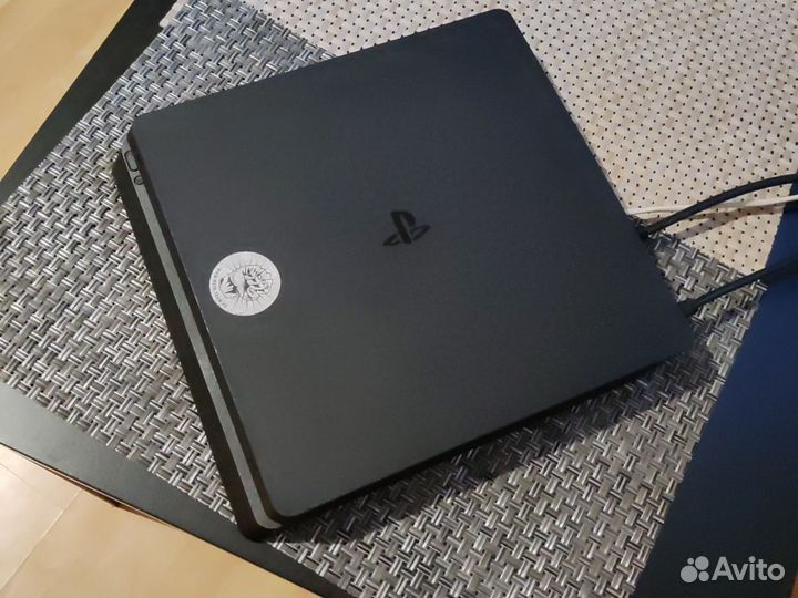 Sony playstation 4 slim