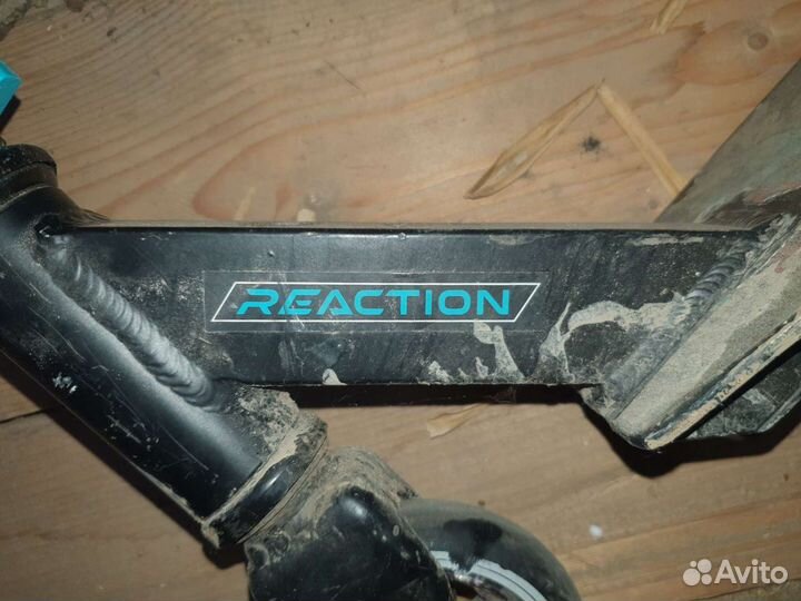 Трюковой самокат reaction