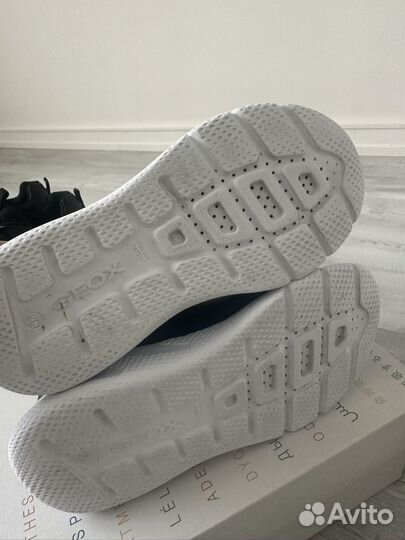 Кроссовки geox 36