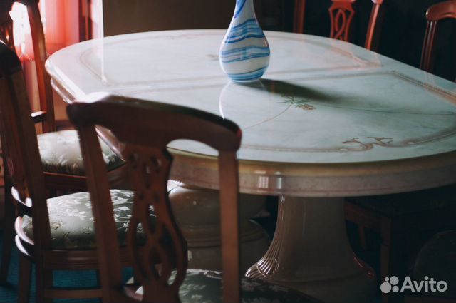 Компьютерный стол оренбург. Кухонный стол с отдельными ножками. Авито оренбург столы. Массивный стол из дерева. Стол кофейный "юта-12-11".