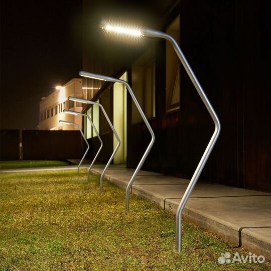 Уличные фонарные столбы освещения