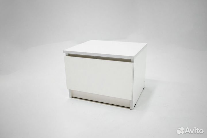 Тумба прикроватная белая