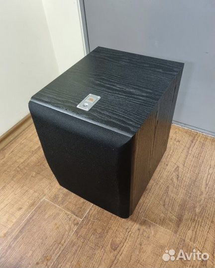 Сабвуфер Jbl E150