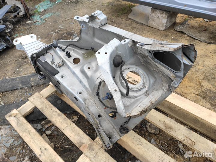 Лонжерон со стаканом правый на Opel Zafira B