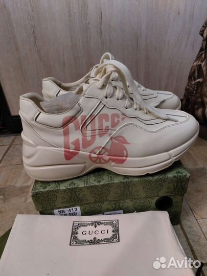 Кроссовки женские 40 размер новые