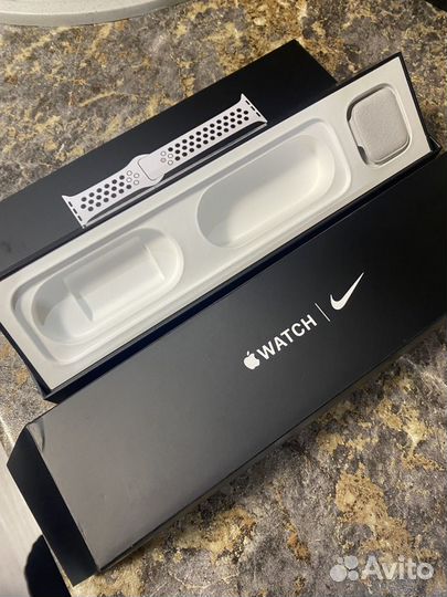 Apple watch series 5 nike