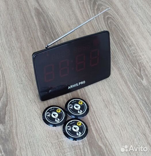 Кнопка вызова официанта для ресторана и табло