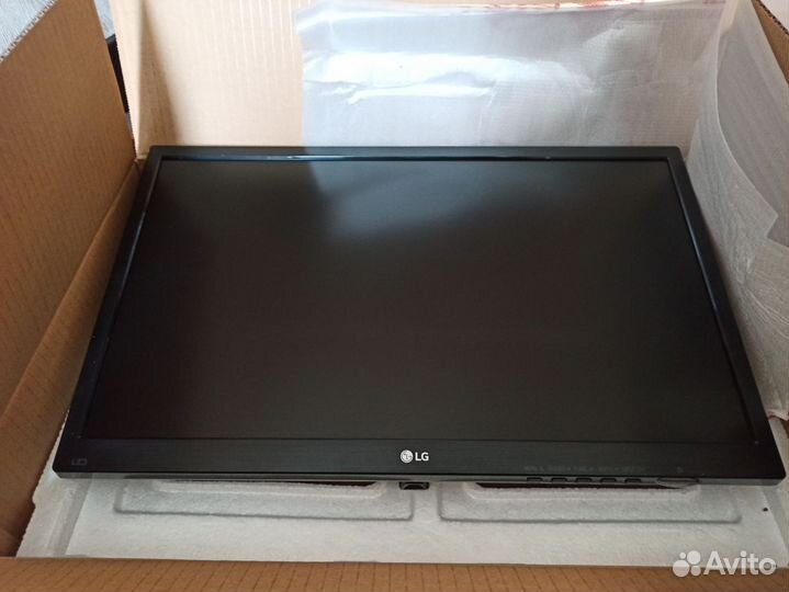 Монитор lg 22