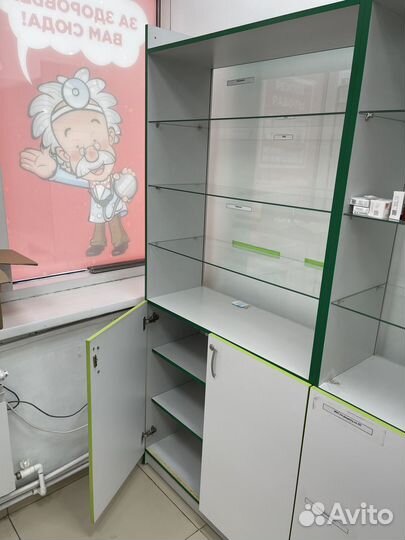 Стеклянная витрина бу