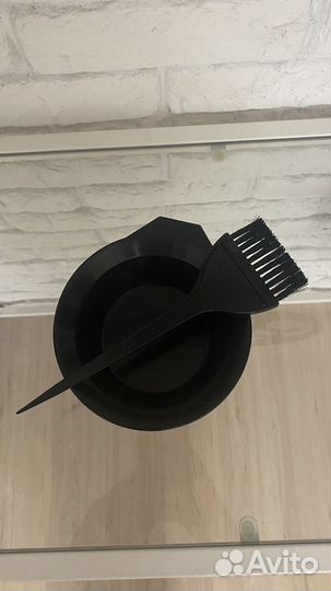 Миска для смешивания краски с кисточкой