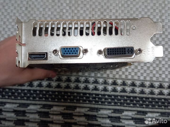 Видеокарта GTX 550