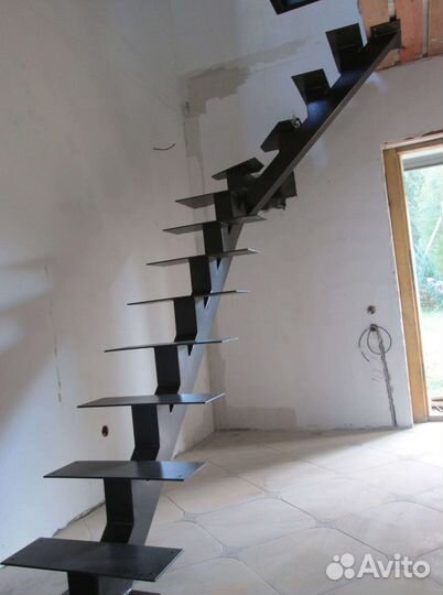 Лестница металлокаркас