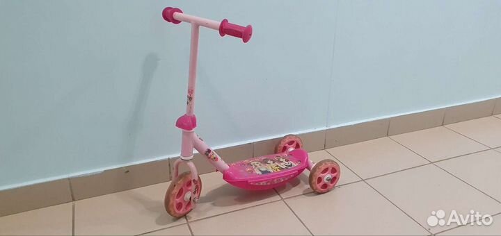 Самокат трехколесный