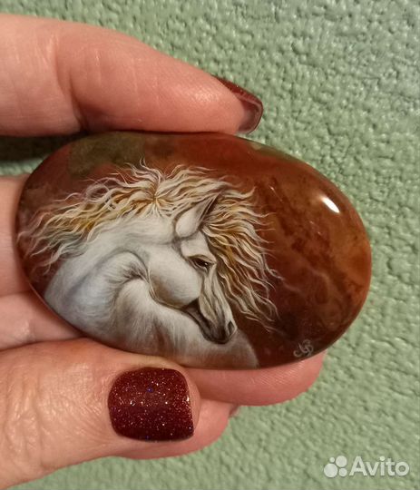 Кабошон из гелиотропа с росписью