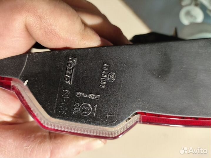 Фонарь крышки багаж. левый Toyota Land Cruiser 200