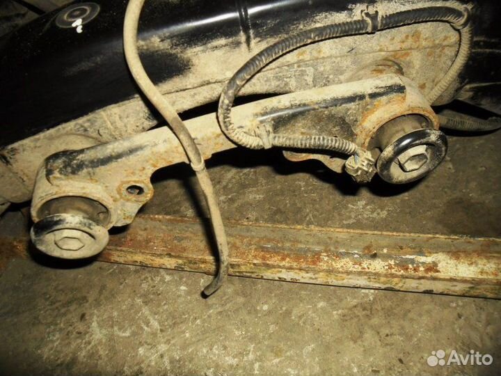 Крепление редуктора заднее Nissan Murano TNJ32