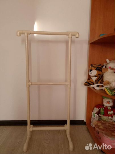 Вешалка для одежды напольная