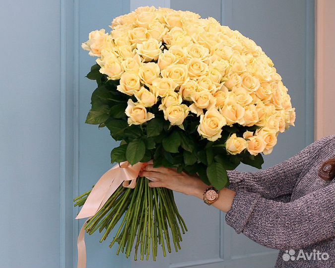 Букет из 101 кремовой розы (Россия)