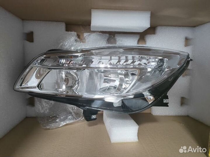 Фара правая\Левая Опель Инсигния 08- оригинал нов
