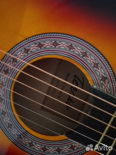 Гитара акустика перваяучебная