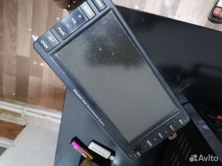 Штатная магнитола mitsubishi pajero 4