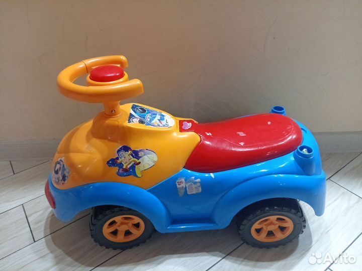 Машинка толокар