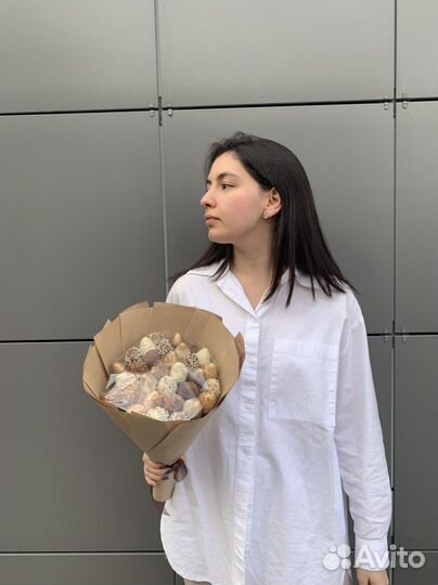 Клубника в шоколаде/букет «Медовый раф»