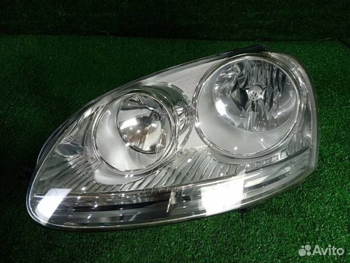 Фара передняя левая Volkswagen Jetta 5 BLG (1.4)