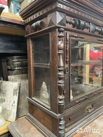 Старинный навесной шкафр, верх от горки. Редкий