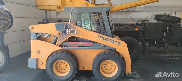 Мини-погрузчик Mustang 3300V, 2012