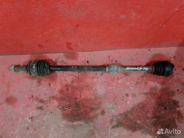 Привод передний правый Митсубиси Лансер 10