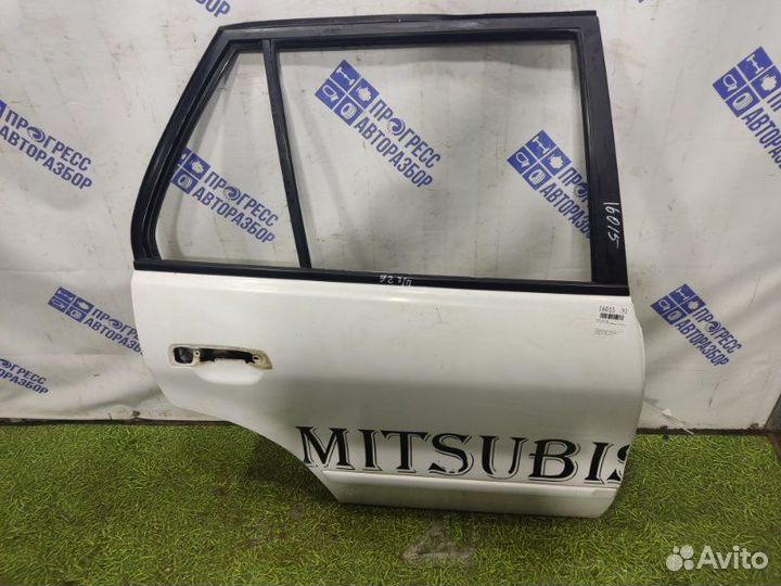 Дверь задняя правая Mitsubishi Legnum универсал