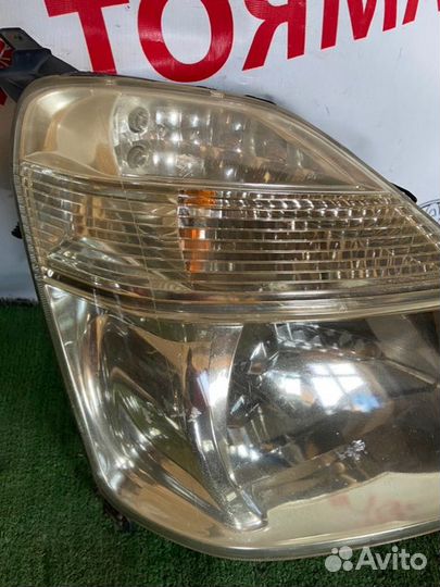 Фара правая Honda Stream RN1