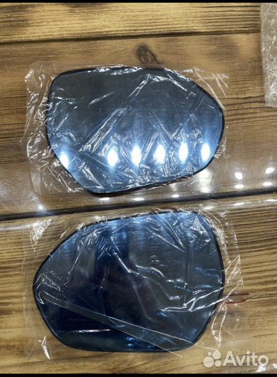 Полотна зеркал с повторителем поворота для Toyota