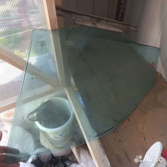 Стекло пассажирской двери w210