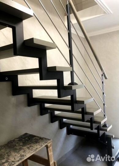 Лестница забежная под ключ