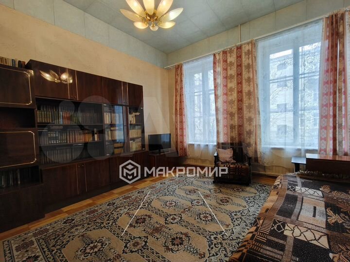 2-к. квартира, 75 м², 2/4 эт.