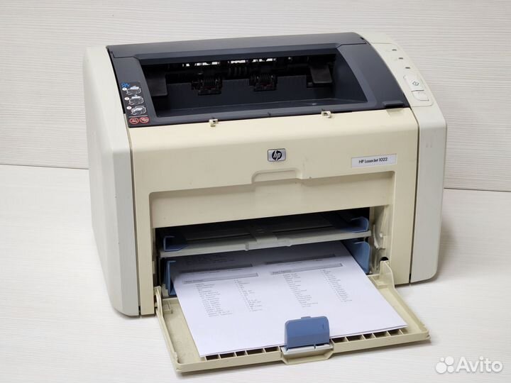 Принтер HP LaserJer 1022 картридж заправлен win10