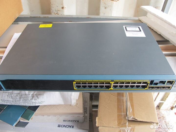 Коммутатор Cisco WS-C2960S-24TS-L бу