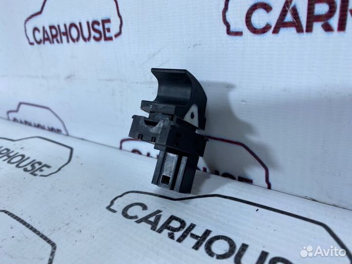 Кнопка стеклоподъемника Volkswagen Touareg NF