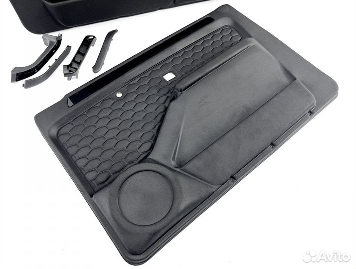 Обшивки в салон соты на двери 21214 niva urban1