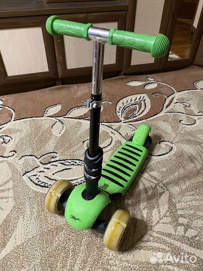 Самокат scooret зеленый трехколесный