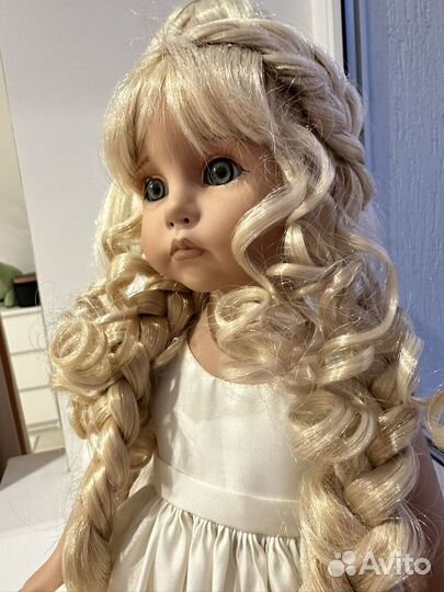 Кукла фарфоровая коллекционная