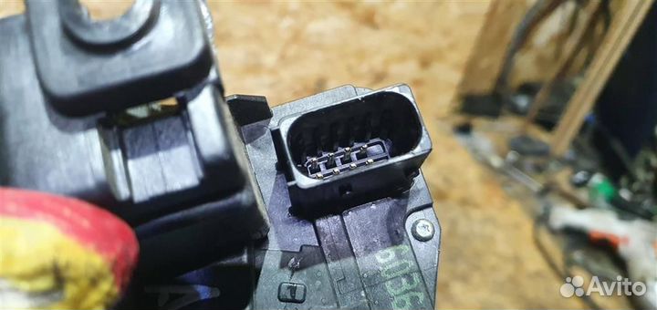 Замок двери передней левой Opel Antara 2007-2015