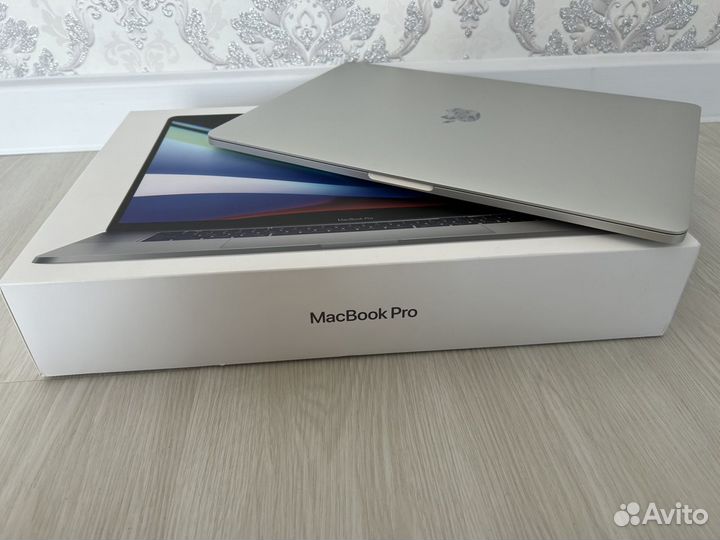 MacBook Pro 15 2019 Core i9 32Gb 2Tb Silver 4цикла