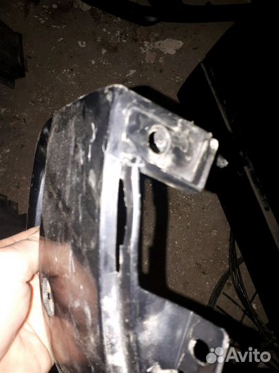 Клык бампера пежо сетроен Citroen C-Crosser, Peuge