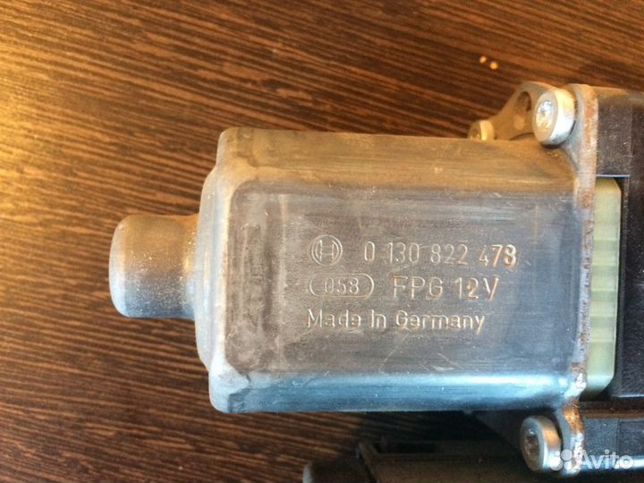 Renault Fluence Мотор стеклоподъемника пер. правый