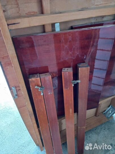 Стол деревянный