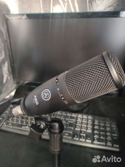 Микрофон AKG P120