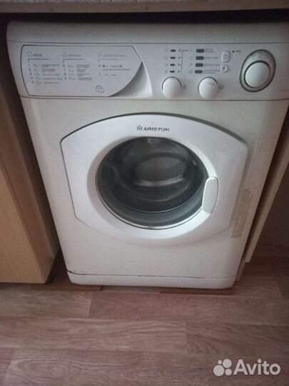 Стиральная машина бу Ariston avsl 80